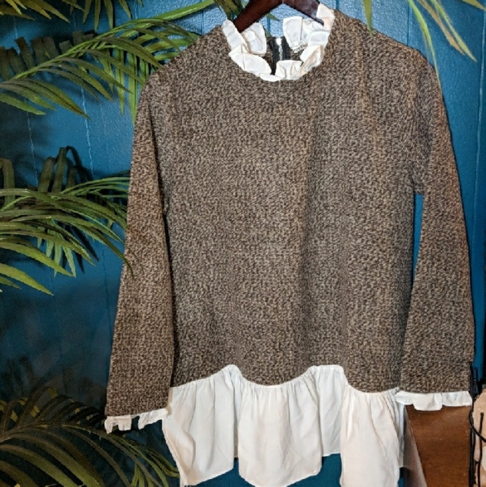 UNIQUE BROWN SWEATER WITH WHITE FRILL DETAILS🌺